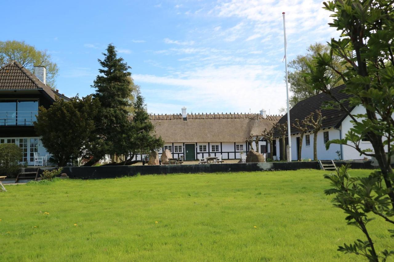 Birkelygaard Bed & Breakfast Hårby エクステリア 写真